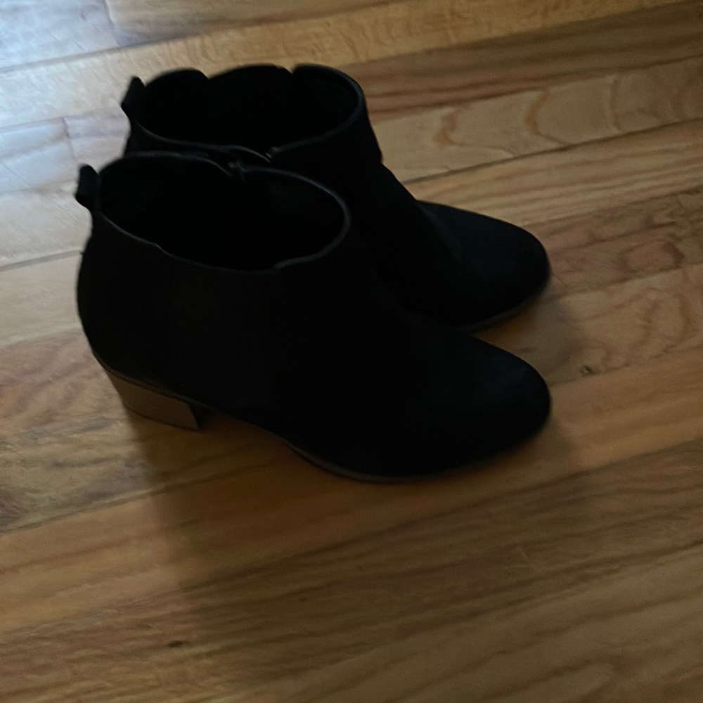 Black low boots